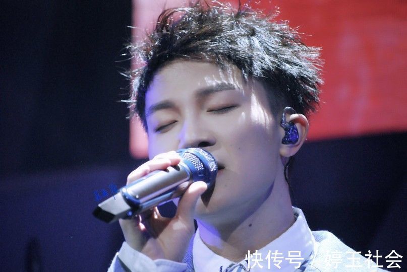 日漫|周深频频对二次元“下手”?翻唱的这首日漫主题曲,真开口跪