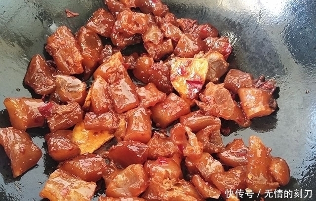 鱼肉|冬天适合多吃它,比猪肉鱼肉滋补,富含胶原蛋白,炖一炖最鲜香