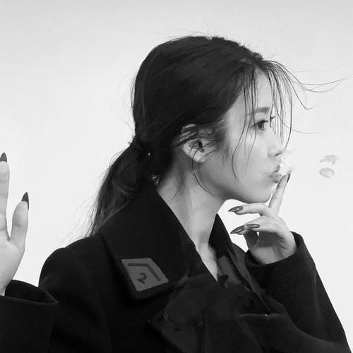 漫画 剪对刘海=换张脸!今年流行这4款刘海发型,谁剪谁好看!