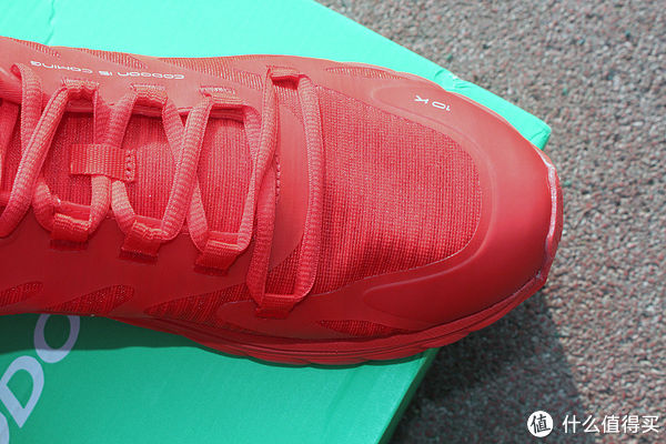 咕咚智能跑鞋10K Pro：带来科学与智能的跑步体验
