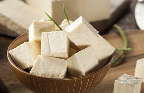 结节|患有肺结节的人,能吃豆制品吗?提醒:不妨多吃2物,或有所改善