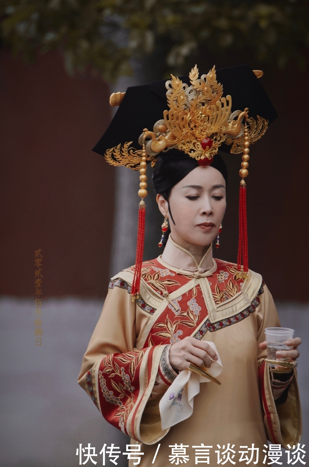 还珠格格|萌探综艺路透,本以为那英皇后造型足够霸气,却被曾黎古装惊艳到