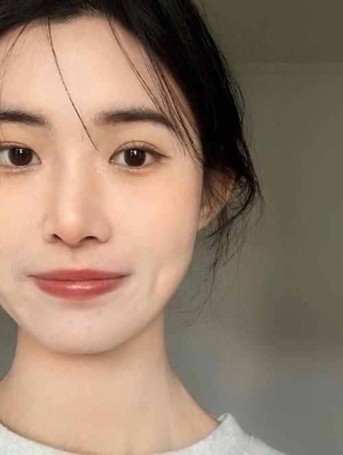 rush|别再嫌弃平价口红了,这几支好看又温柔,拿来当试色都不嫌贵!