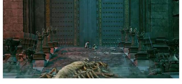 云顶天宫|《云顶天宫》结局：裘德考进青铜门瞬间飞灰，小哥杀掉万奴王