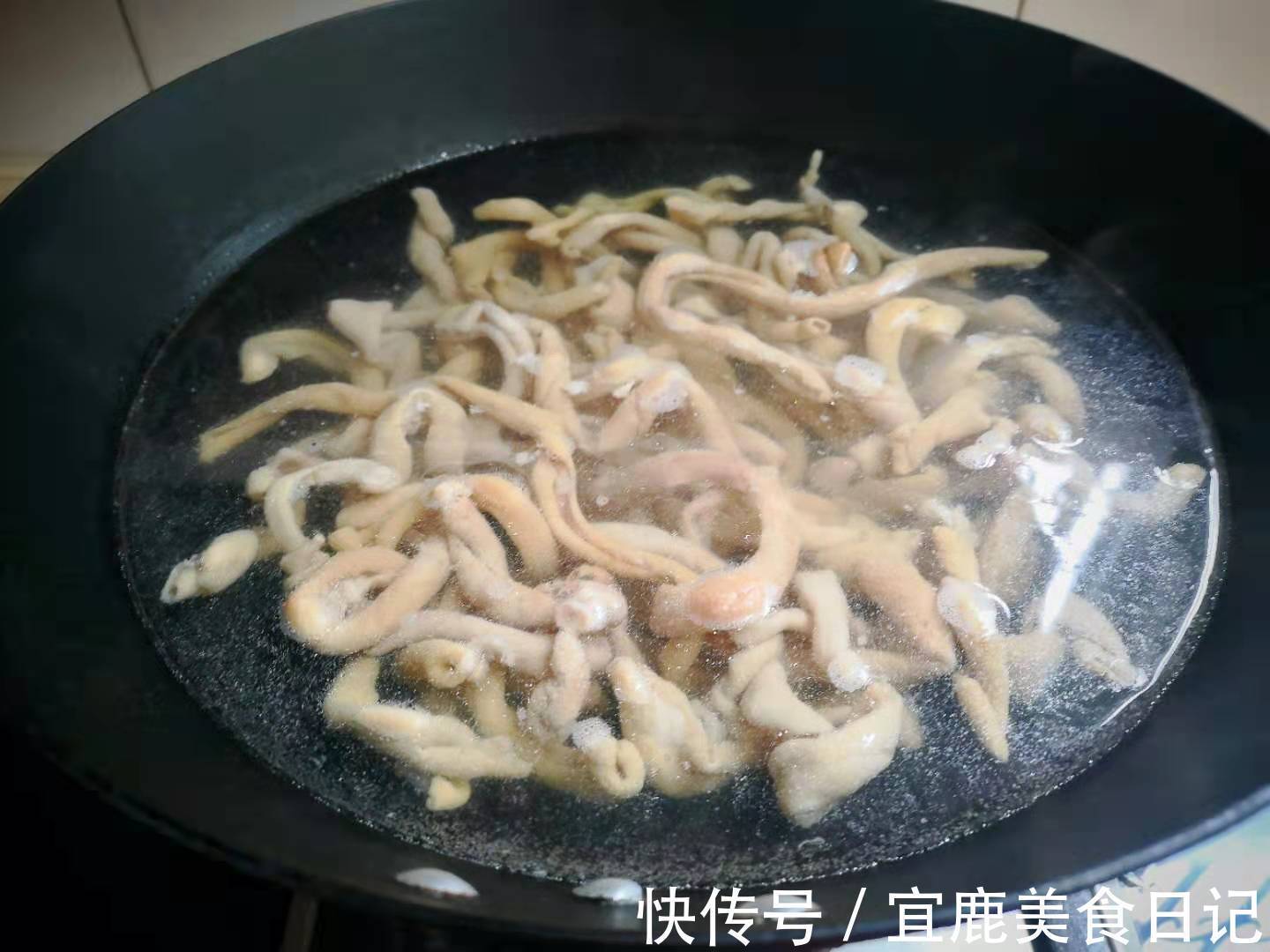 鸡肠|夏天，吃鸡鸭鱼肉不如吃它，5元一斤，入口鲜香又好做，特解馋