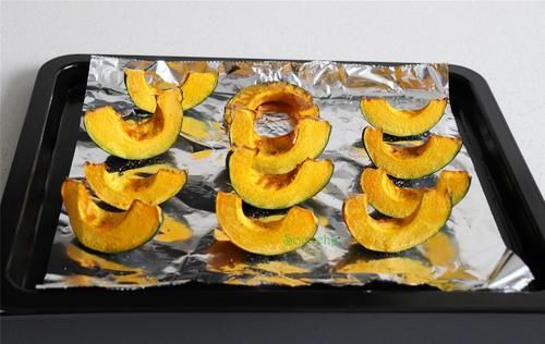 南瓜的懒人做法，不放一滴油，烤一烤，软糯香甜，热量低更健康！