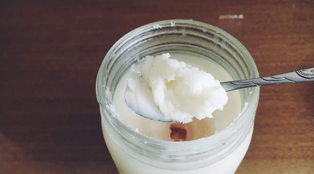 熬猪油时，别只知道加水，多加1勺它，熬好的猪油放上1年都不会坏