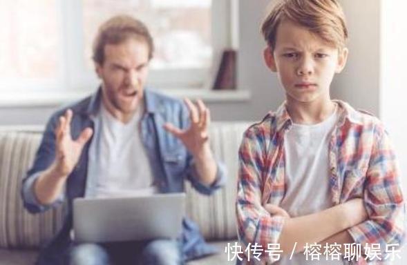 儿子|爸爸搂“小情人”睡觉,儿子表情抢戏,网友没有对比就没有伤害