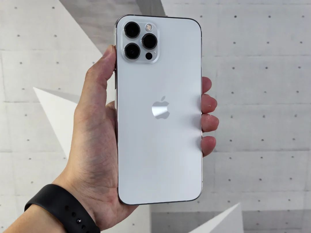 iPhone12|安卓就是个弟弟，iPhone12 Pro Max深度上手！