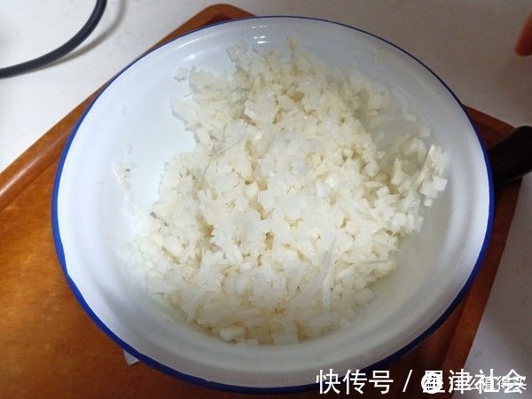 饺子|饺子馅怎么调才好吃？跟我学，一咬满口鲜汁儿，儿子能吃20个
