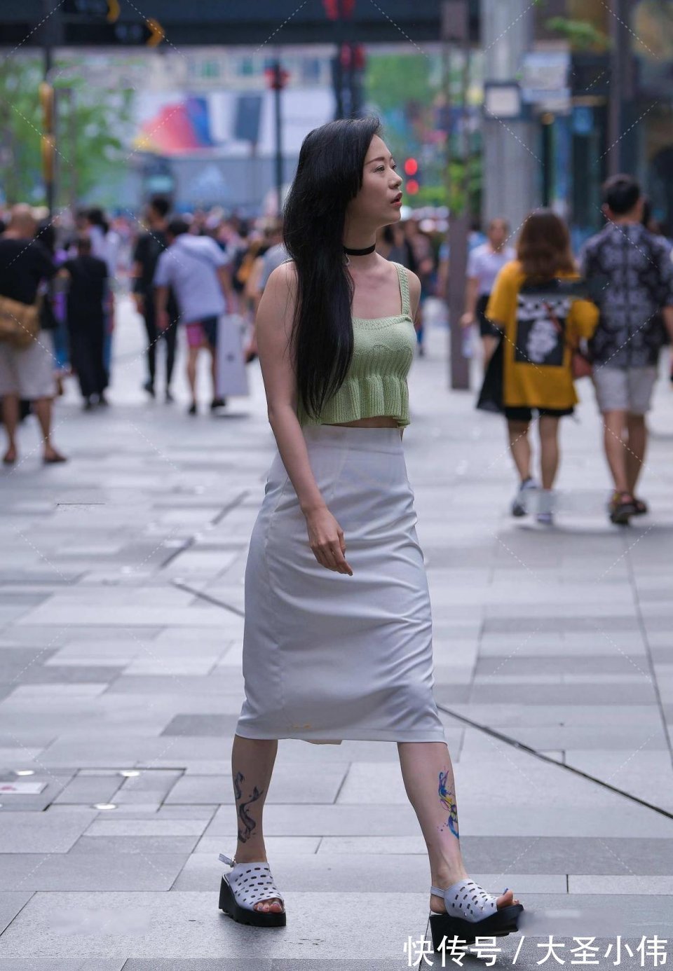 美女|美女街拍:这样的美女结婚后应该留在家里,不做任何工作,不经受一点挫折