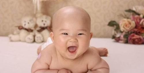行为|新生儿越早出现这样的行为,说明越聪明,快观察下你家宝宝有没有