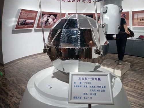 寿命 中国首颗卫星东方红一号,设计寿命仅20天,为何至今仍在飞