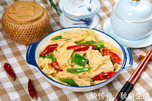 腐竹泡|泡腐竹，切记别用清水泡，教你一招，5分钟泡好，柔软筋道没硬芯