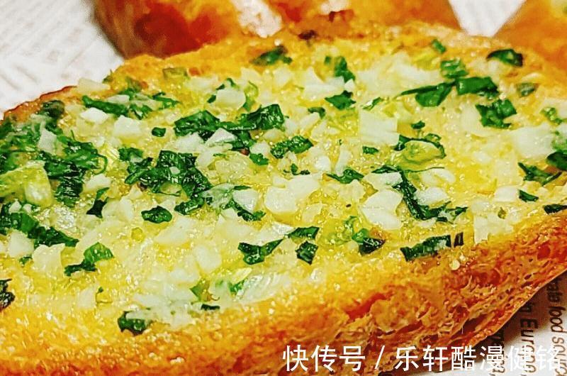 经典法式蒜香法棍，三分钟轻松学会，以后不为早餐发愁啦！