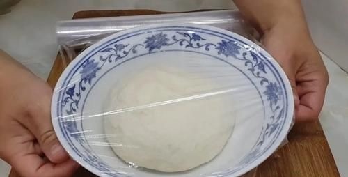 面粉又出神奇做法，不发面不烫面，外焦里软又空心，吃过念念不忘