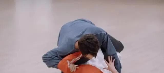 锦觅 综艺再现《香蜜》名场面,42岁严屹宽饰旭凤,依旧帅到令人发指