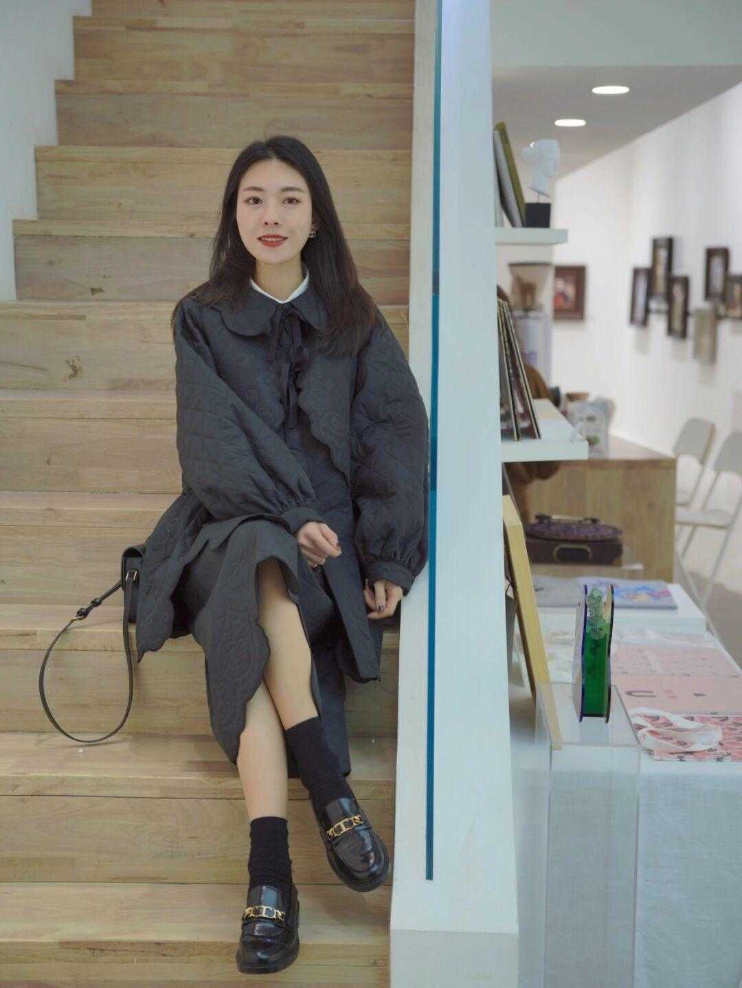 博主|梨形身材的小仙女们集合了!码住这四套穿搭,秒变S型身材