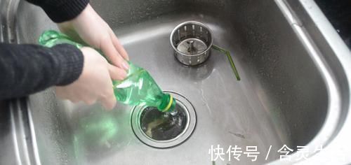 洗碗池|今天才知道，洗碗池上放个塑料瓶，有一个隐藏实用功能，太实用了