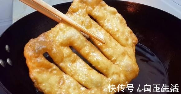 酥脆|早上给家人炸点油饼,一口酥脆,搭上一碗豆腐脑,吃完浑身舒坦