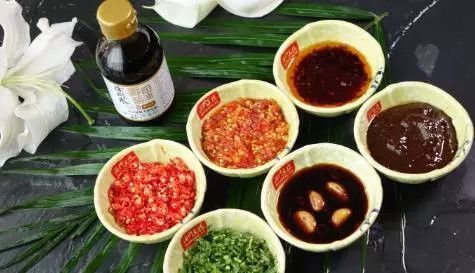 吃火锅|吃火锅时,这4种蘸料,店员不敢小看你,老板:定是个吃货