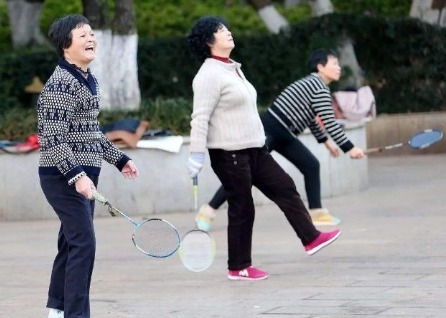 中老年人|多喝水、多走路是在“养生”很多人都想错了,其实是在“折寿”