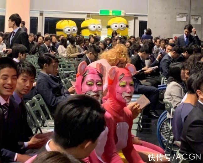 京都大学|日本学生太中二了,在课堂上COS鬼灭之刃,还给同学讲物理题