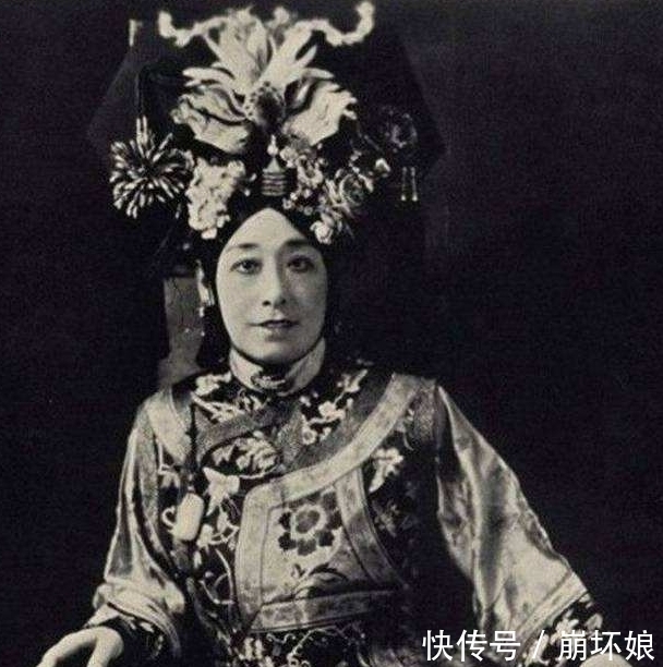 伺候|曾伺候过慈禧的一位晚清公主,在晚年写了本书,说出了慈禧的丑闻