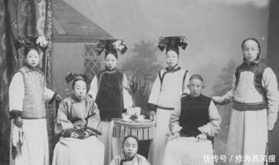 晚清|晚清“妻妾”真实长相:图二妾侍穿着华丽,图四夫人身边还有丫鬟
