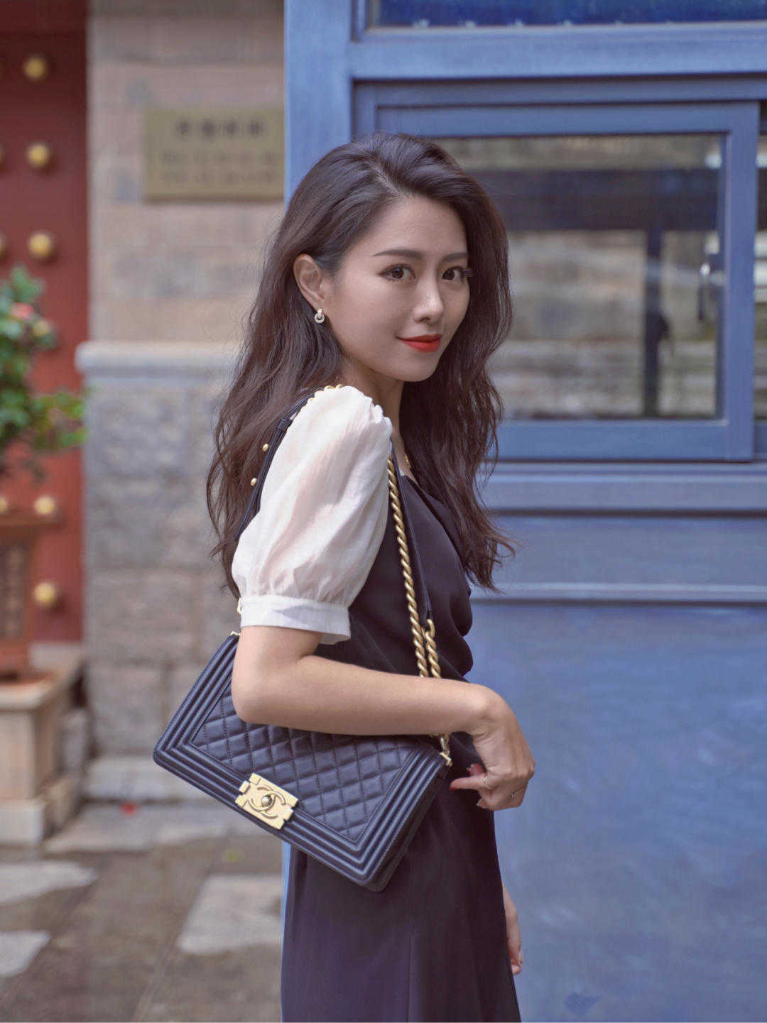开叉裙|美如初恋女人的穿搭技巧,T恤搭配牛仔裤开叉裙,青春感满分!