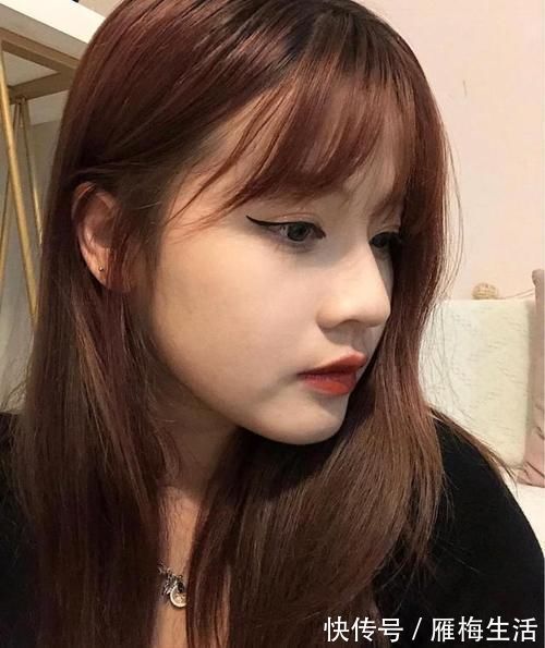 双眼|哪些女生不适合“眼线”?只画眼尾反而放大双眼,妆容好看易上手