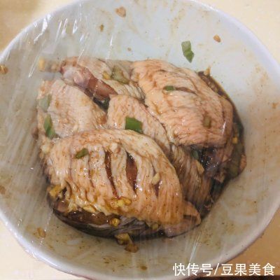 鸡翅|自制完胜KFC的椒盐鸡翅的家常做法，简单快捷又好吃