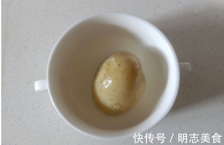 土豆|餐厅同款的芝士焗土豆泥，不用烤箱也可以做，奶香十足拉丝好吃