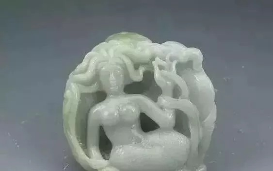 如意吊坠|大姐10800买的翡翠吊坠只值1000?翡翠陷阱要小心!