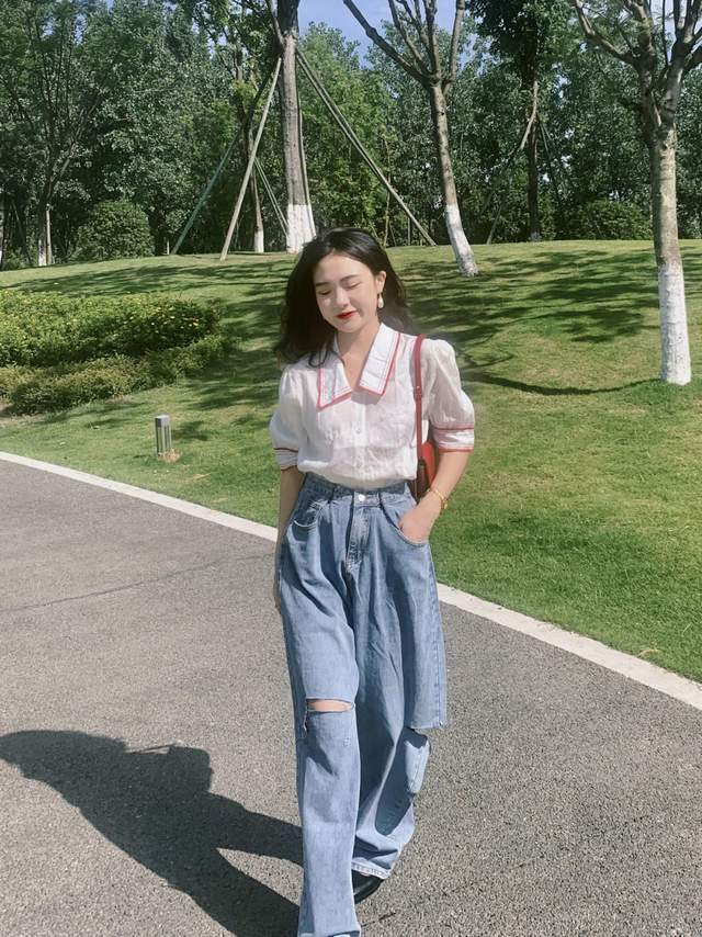 毛衣 秋季,牛仔裤怎么穿才好看?泡泡袖衬衫+阔腿牛仔裤,复古洋气