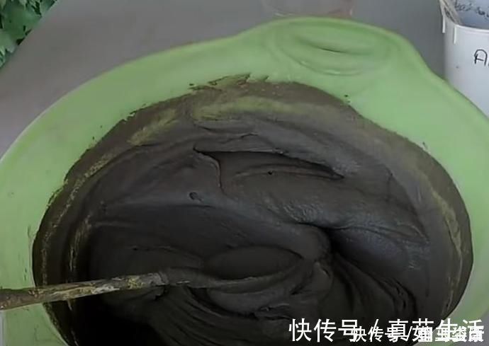 水磨石|旧啤酒瓶我要留着,砸碎了和水泥,做个水磨石花盆比陶瓷的好看