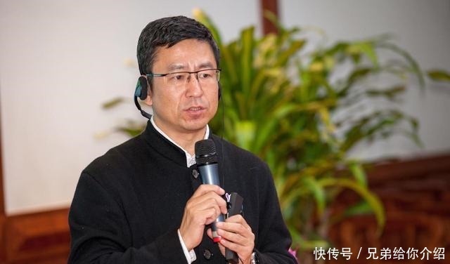  啥意思|王朔评白岩松“肉喇叭”啥意思社会共识VS过人见解，真相在哪