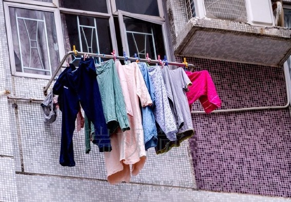 衣服需要翻过来晒吗很多人都不懂，难怪衣服不是变色就是变旧！