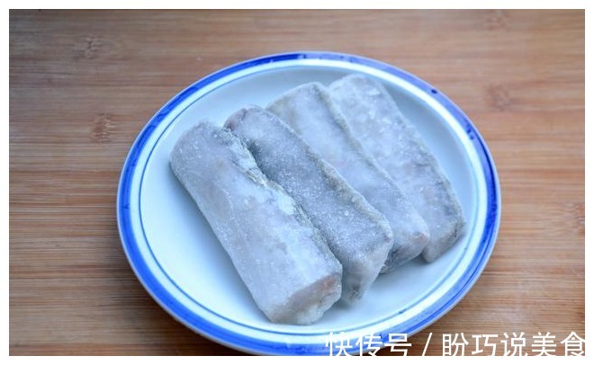 炸带鱼直接下锅炸难怪腥味重,多加这三步,带鱼不腥不腻又酥脆