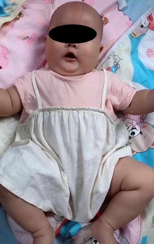 奶水|龙凤胎兄妹,一个吃母乳,一个喝奶粉,几个月后的差距让人心疼