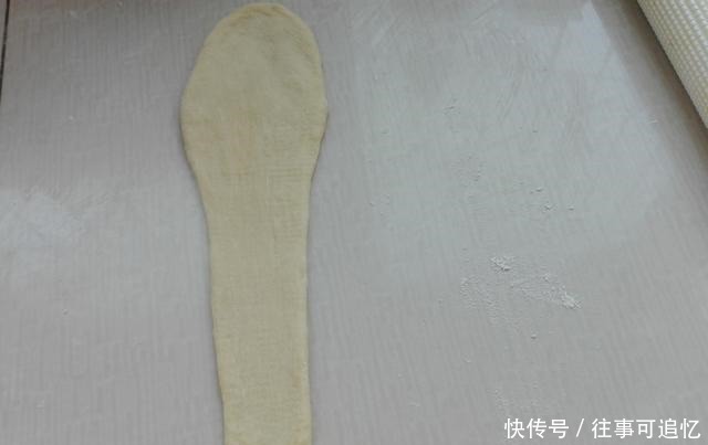 想吃面包不用买,做法很简单,蓬松暄软还拉丝,放三天也不硬!