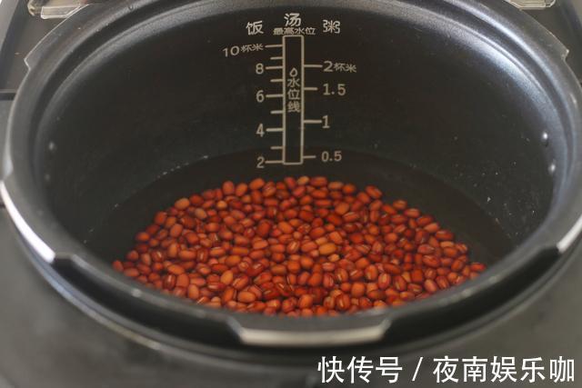 香甜|东北粘豆包的懒人做法，晶莹剔透，软糯香甜，刚出锅就吃了仨