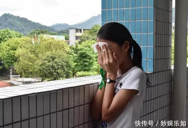 一委屈就哭的孩子,和强忍不哭的孩子,十年后这些差距很明显