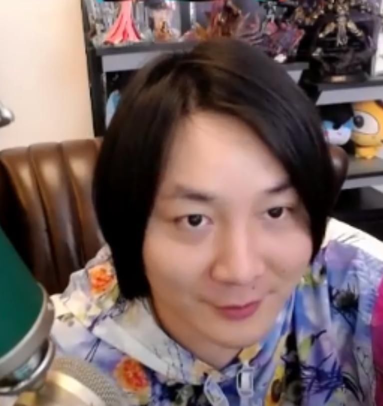 举动|张大仙直播不慎爆粗口，随即做出1举动，看呆百万观众