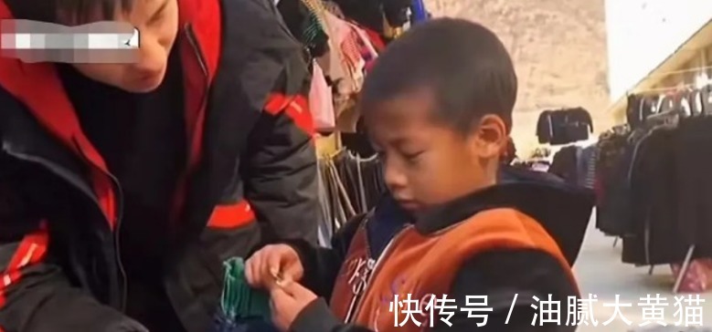 好吃|8岁男孩父母双亡:鸡蛋是不是世界上最好吃的东西?引人泪奔