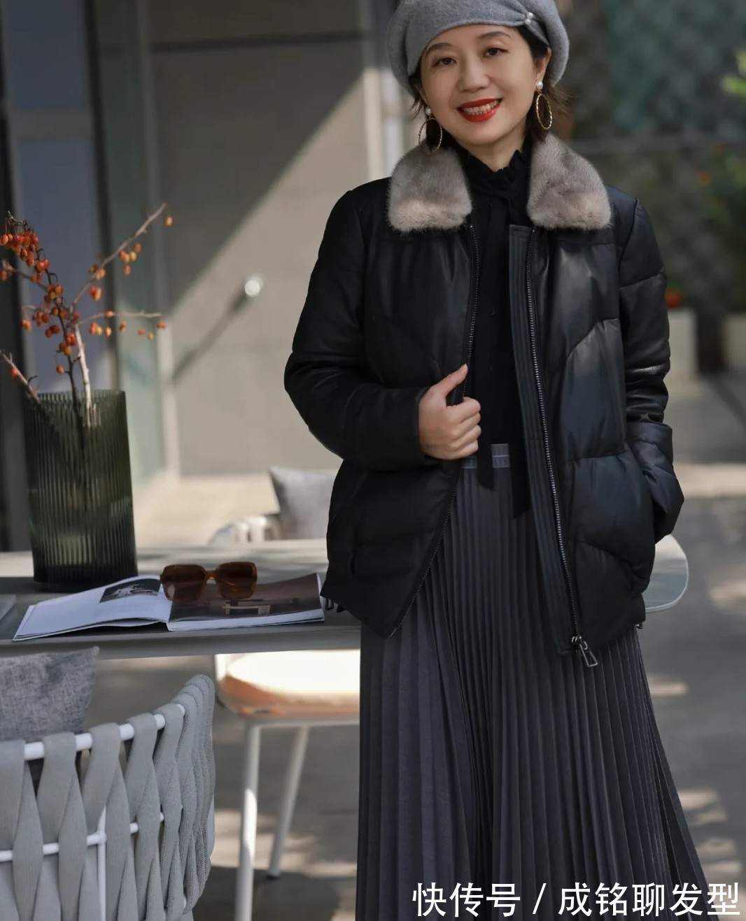 女人|这才是五十岁的女人最美的装扮!简单随意高级,优雅时尚又显气质