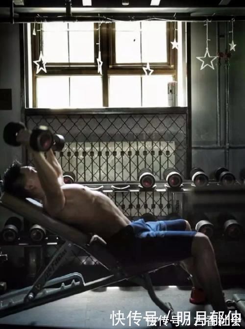 胸部|你的卧推正确吗胸部的训练也很讲究,在这帮你练出理想胸肌