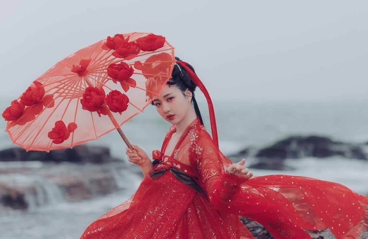 罗袖裛|李煜最肉麻的一首诗,写女子最美的部位,读完心里麻酥酥