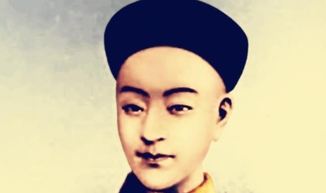 考古队进入光绪陵墓,掀棺先是作呕,但看到一件东西后全员沸腾