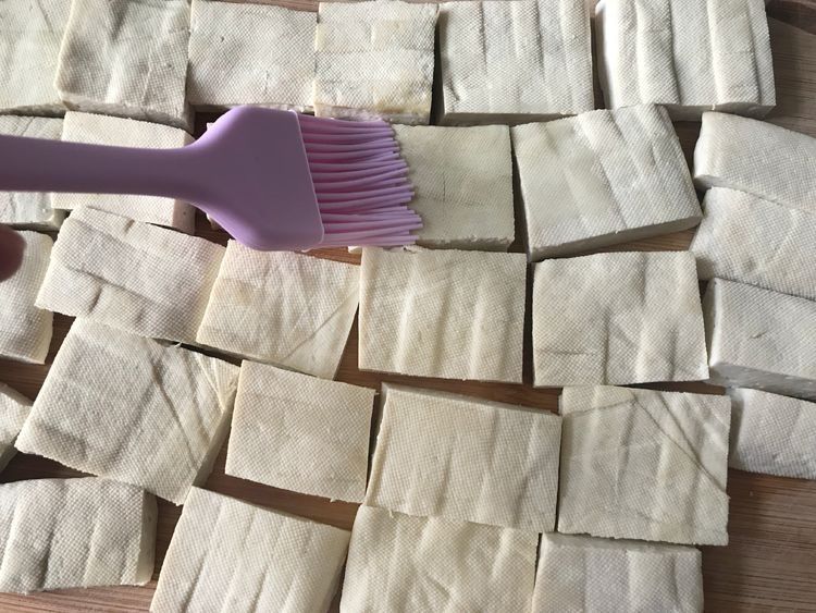 豆腐这样做家人都爱吃,鲜嫩可口,成本不到5块钱,经济又实惠